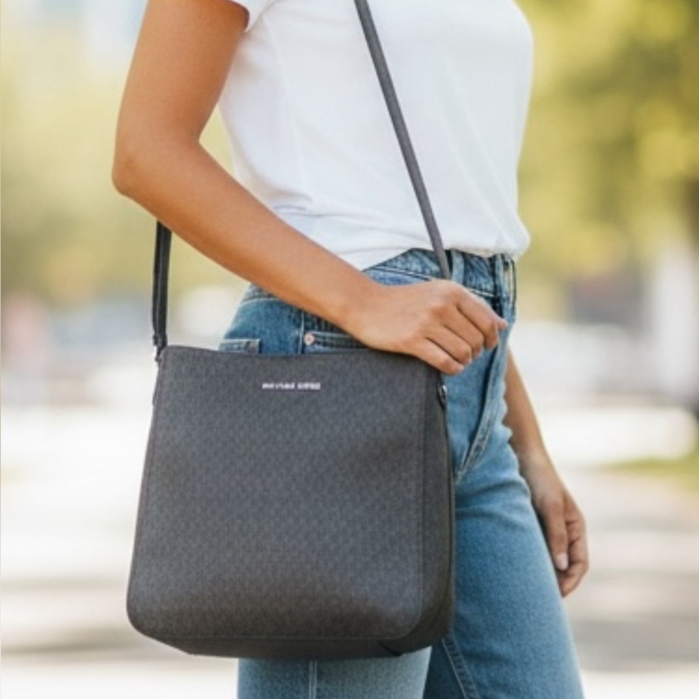 Michael Kors Jet Set Large North South Messenger Crossbody Bag/Brown Logo